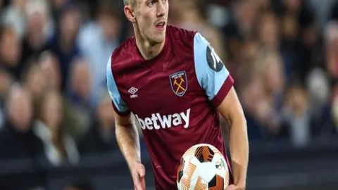 “图赫尔执教首战未奏响英国国歌，时机未到？”