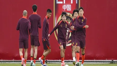 姆巴佩今日首度亮相皇馬訓練，醫生判斷鼻骨無需手術處理